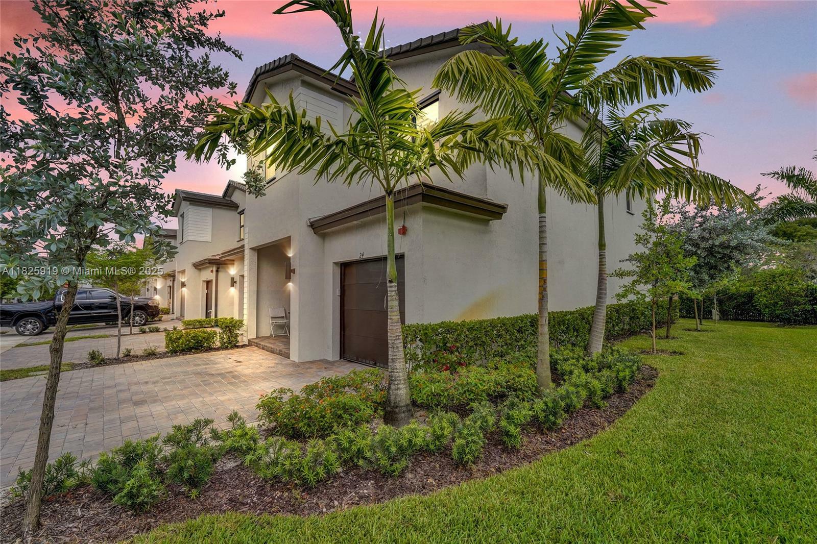Property Photo:  242 SW 159th Ln  FL 33027 