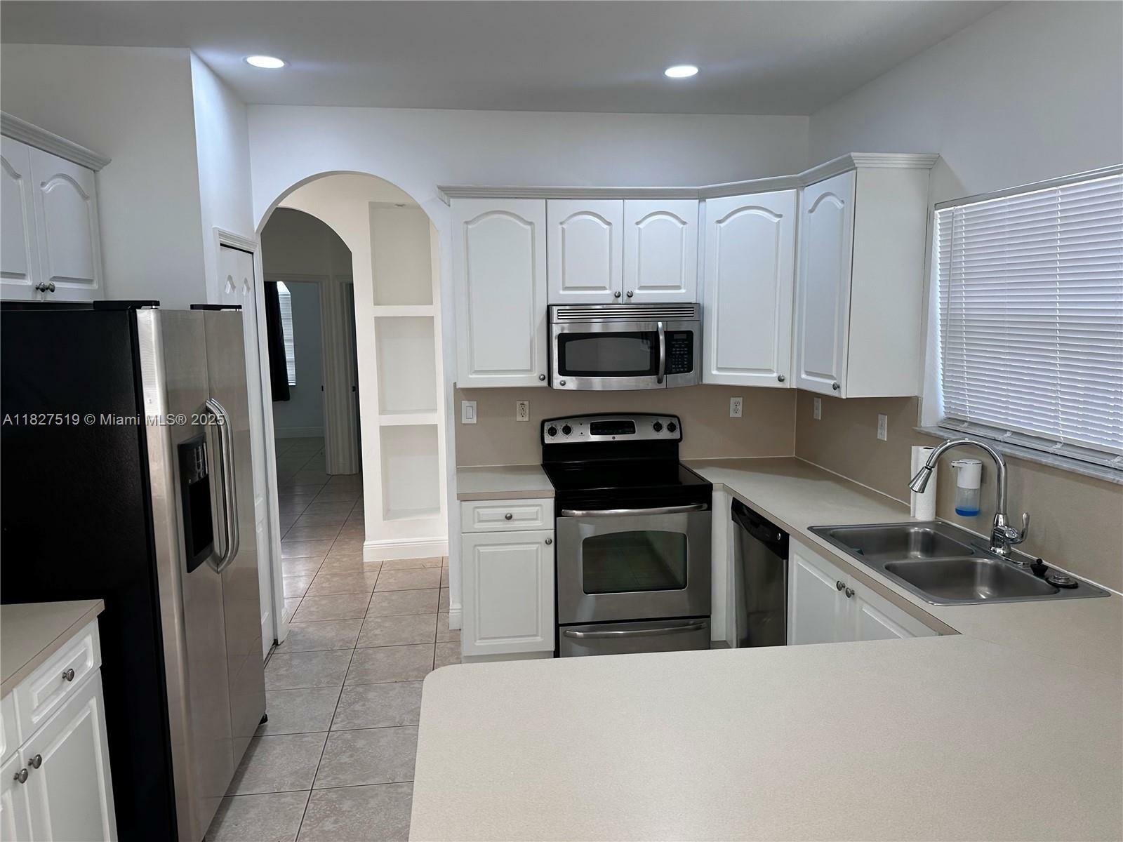 Property Photo: 5060 SW 159th Ave FL 33185