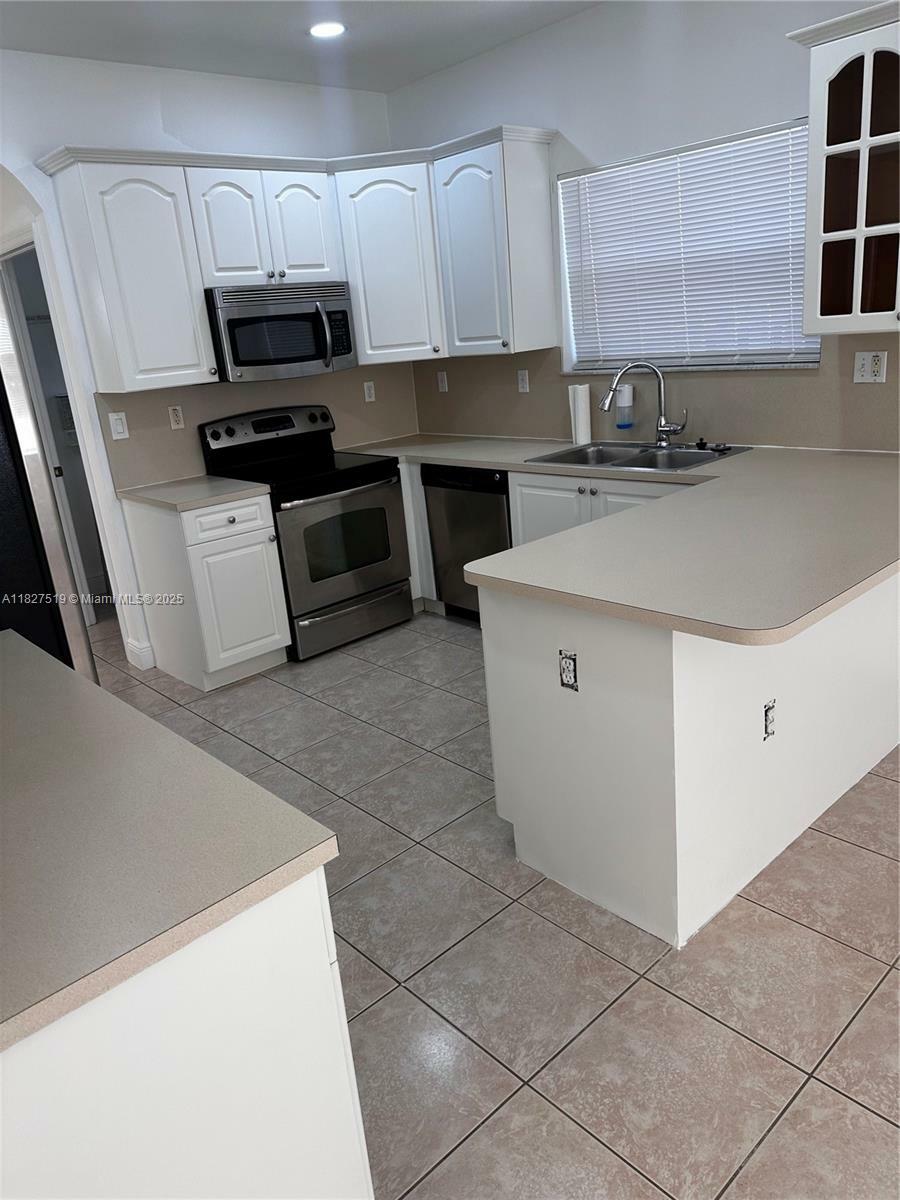 Property Photo: 5060 SW 159th Ave FL 33185