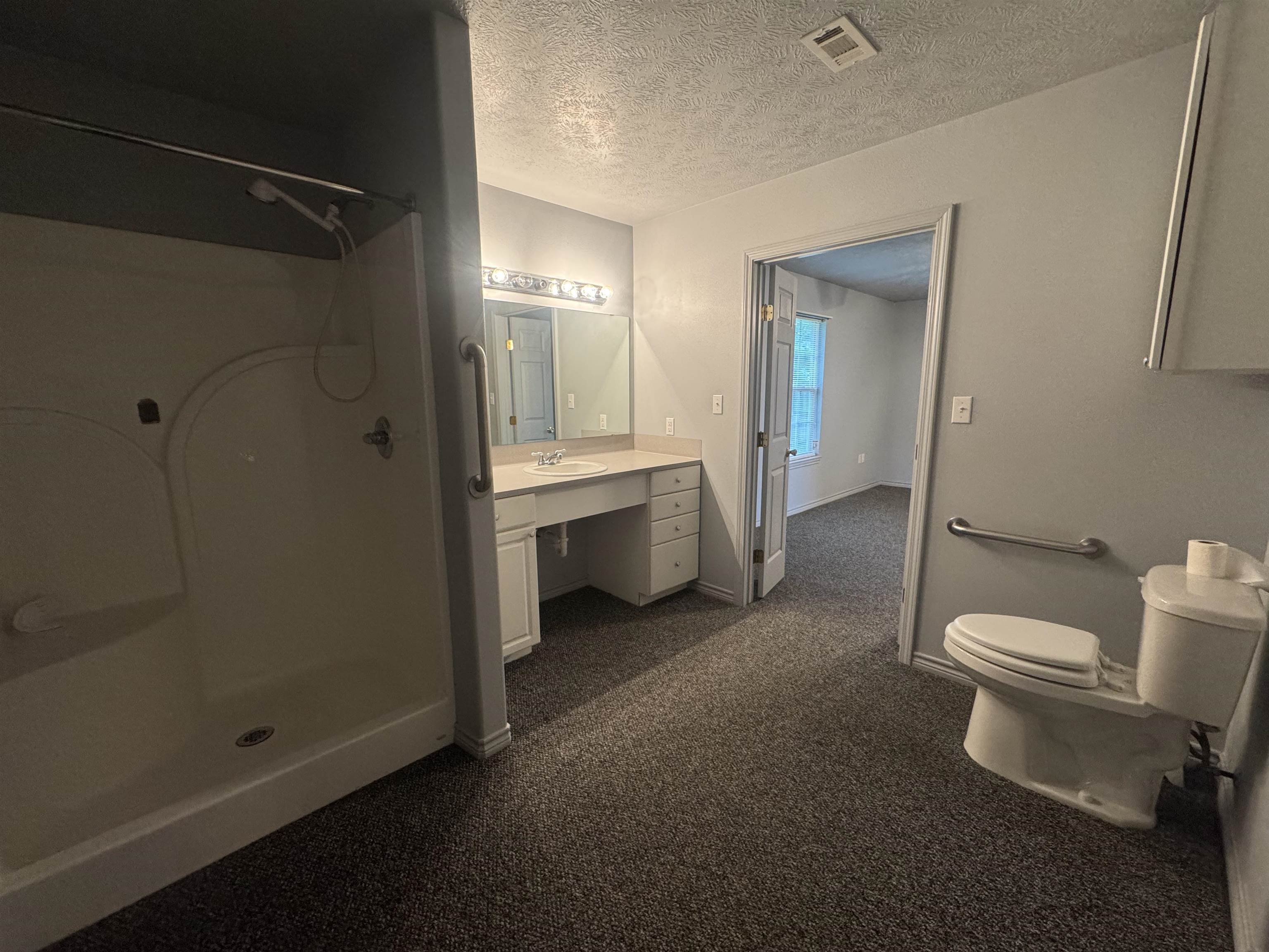Property Photo: 825 S 12th TX 77627