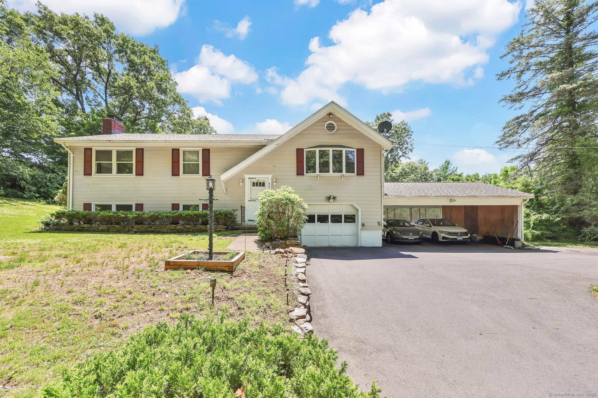 Property Photo: 640 Lydall Street CT 06042