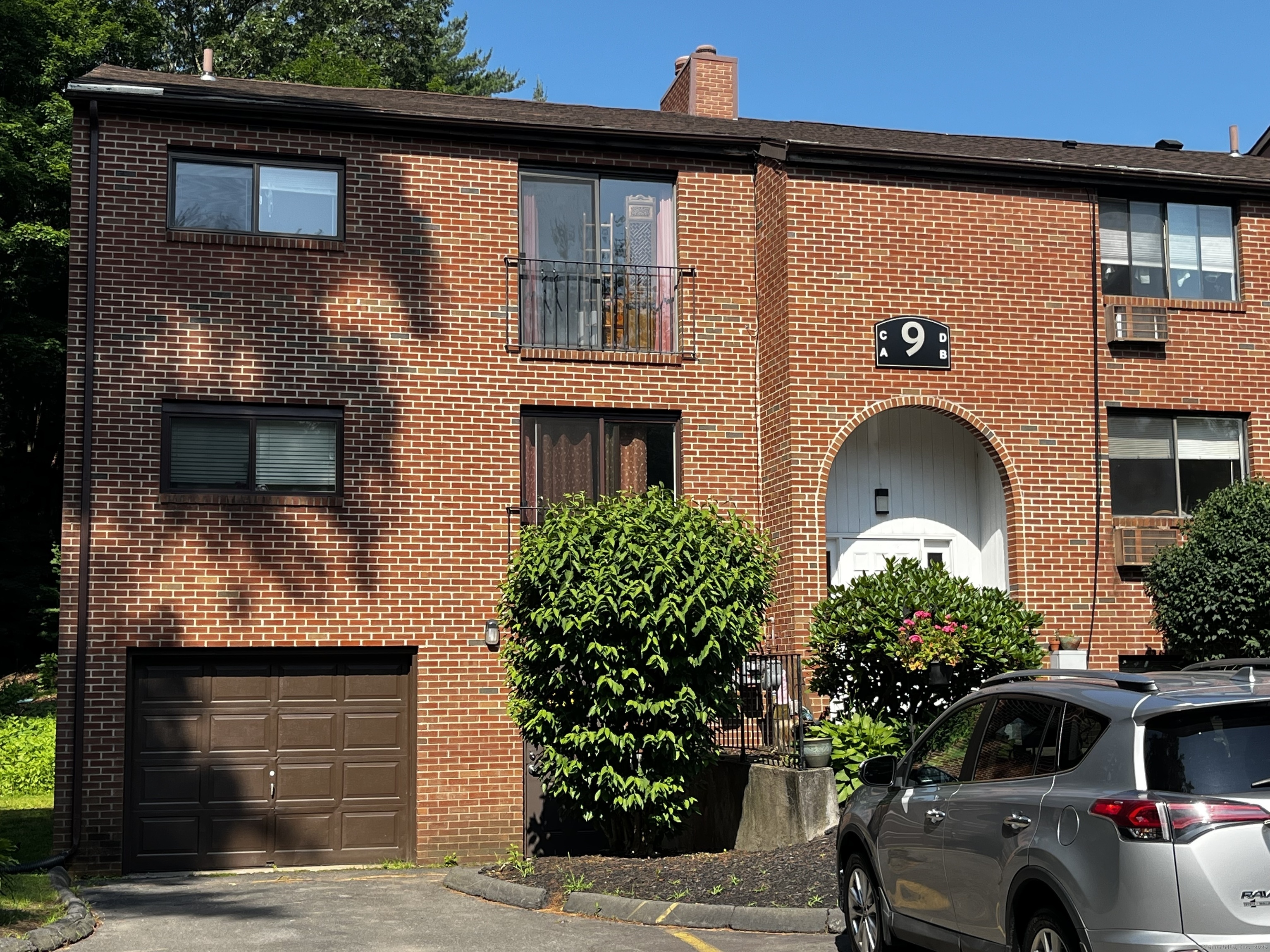 Property Photo: 500 Darling Street 9A CT 06489