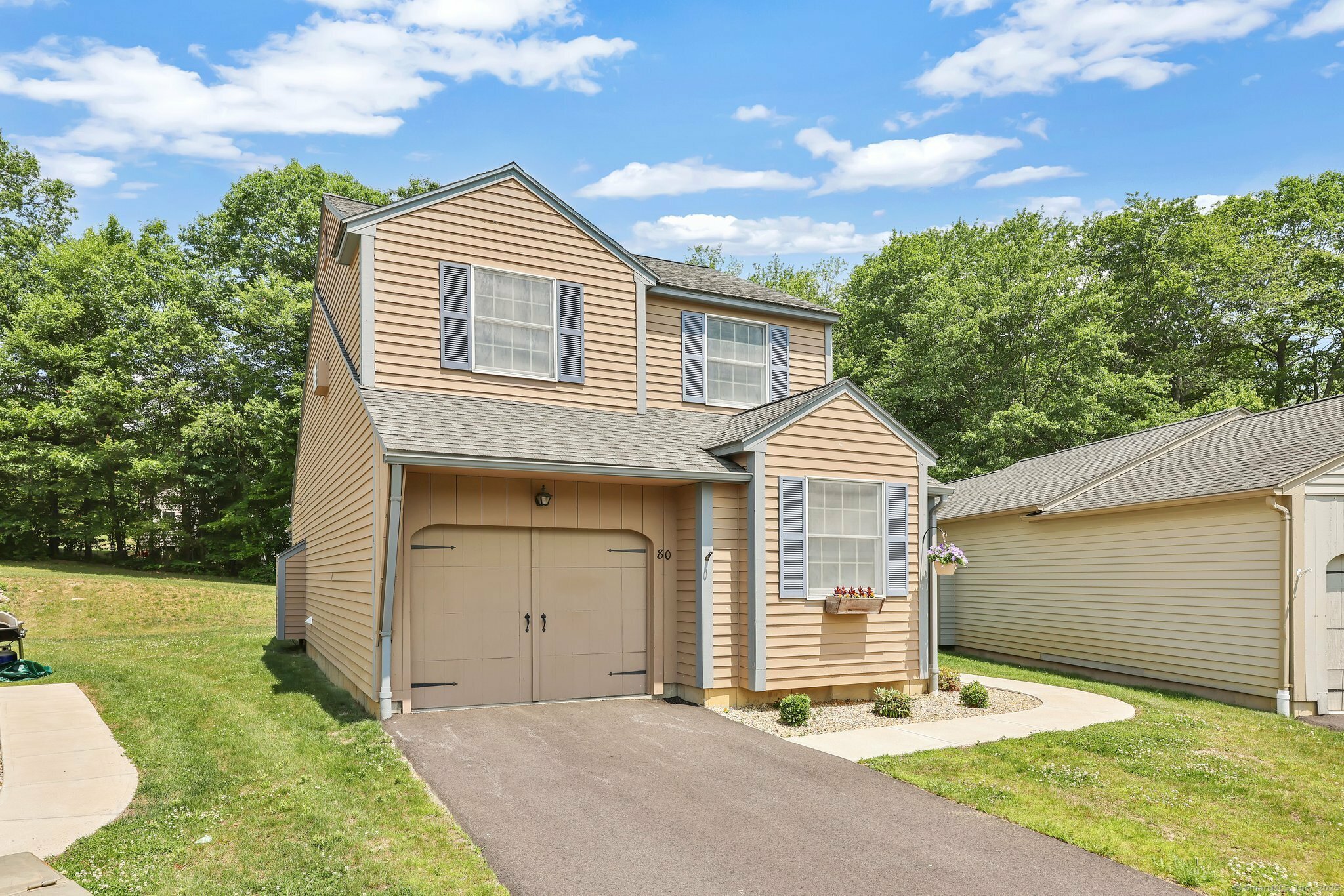 Property Photo: 46 Edgewood Street Apt 80 CT 06076