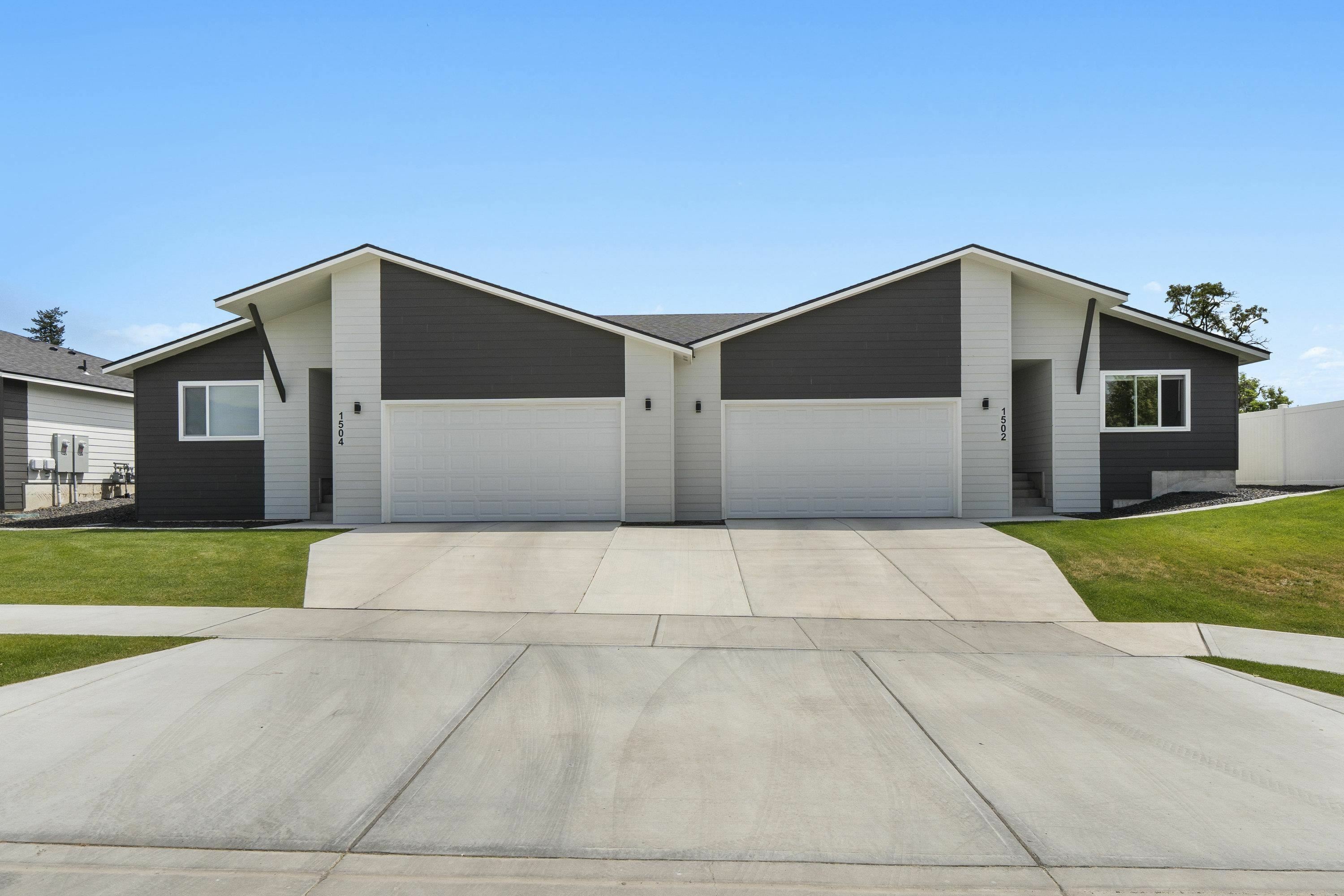 Property Photo: 1502 N Bell St WA 99016