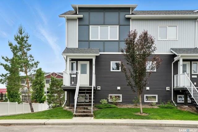 Property Photo: 225 Hassard Close 302 SK S7L 2W8