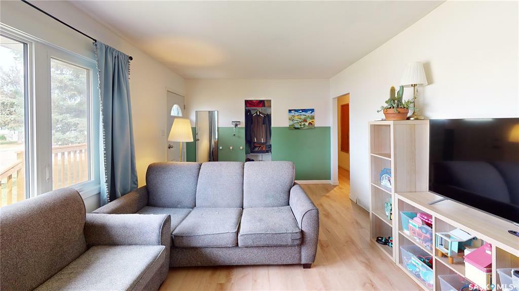 Property Photo: 722 Weldon Avenue SK S7M 2V2