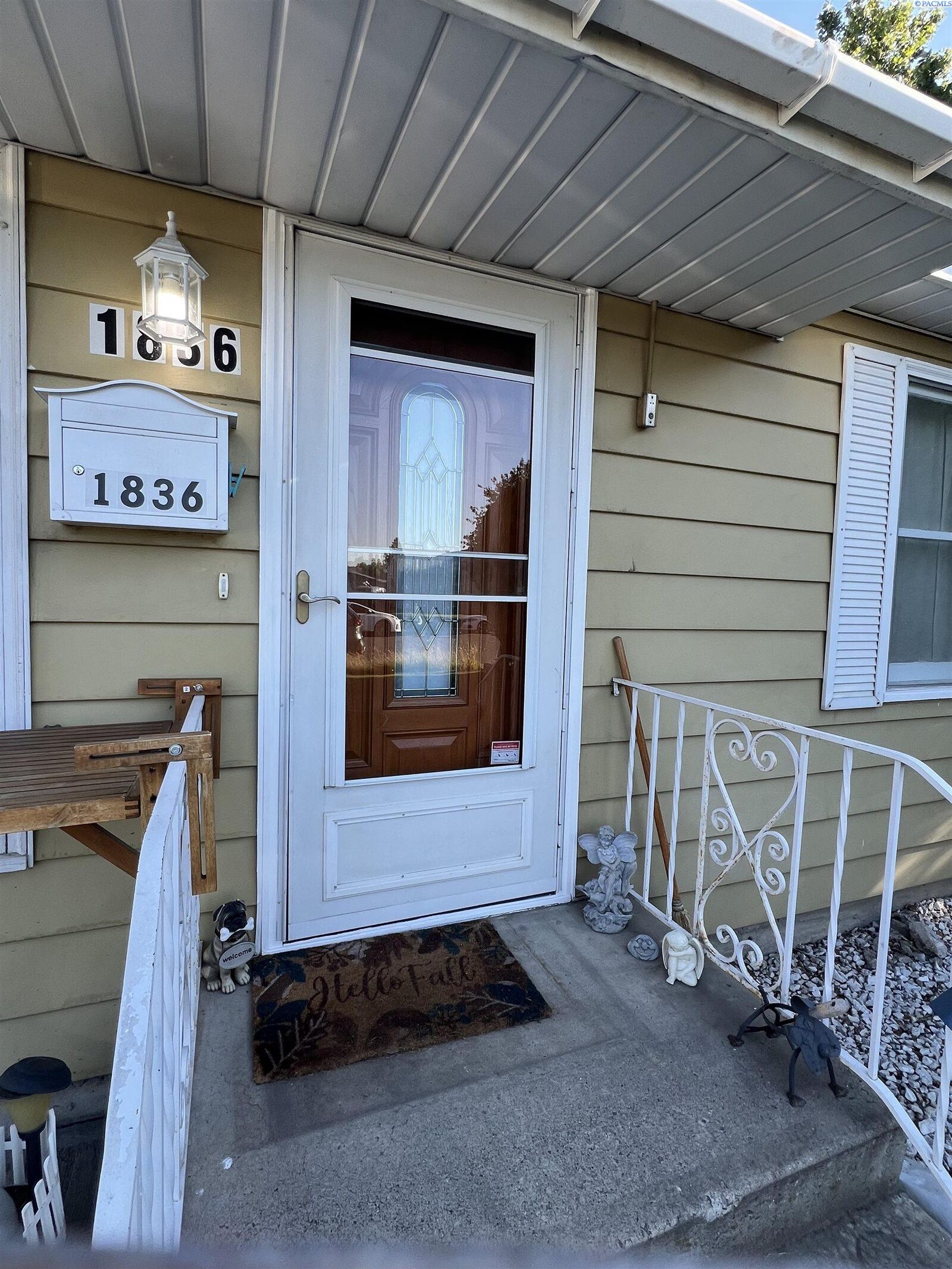 Property Photo:  1836 W Park  WA 99301 