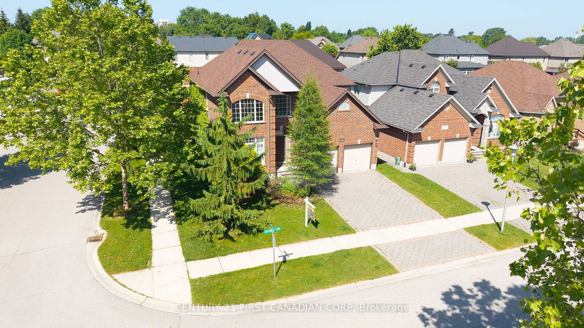 Photo de la propriété: 448 Cottontail Crescent ON N5X 4N4