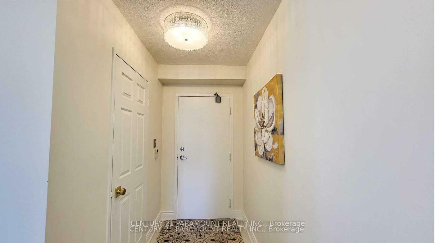 Photo de la propriété: 3605 Kariya Drive 2104 ON L5B 3J4