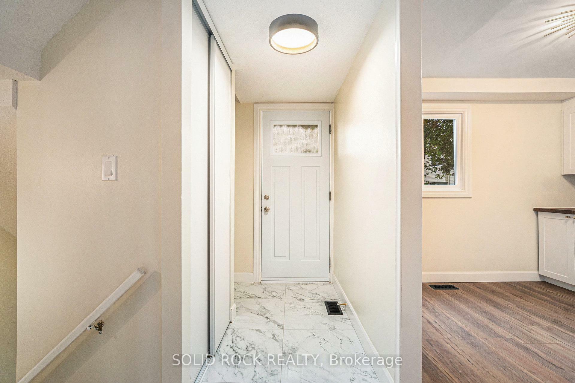Photo de la propriété: 33 Thistledown Court ON K2J 1N1