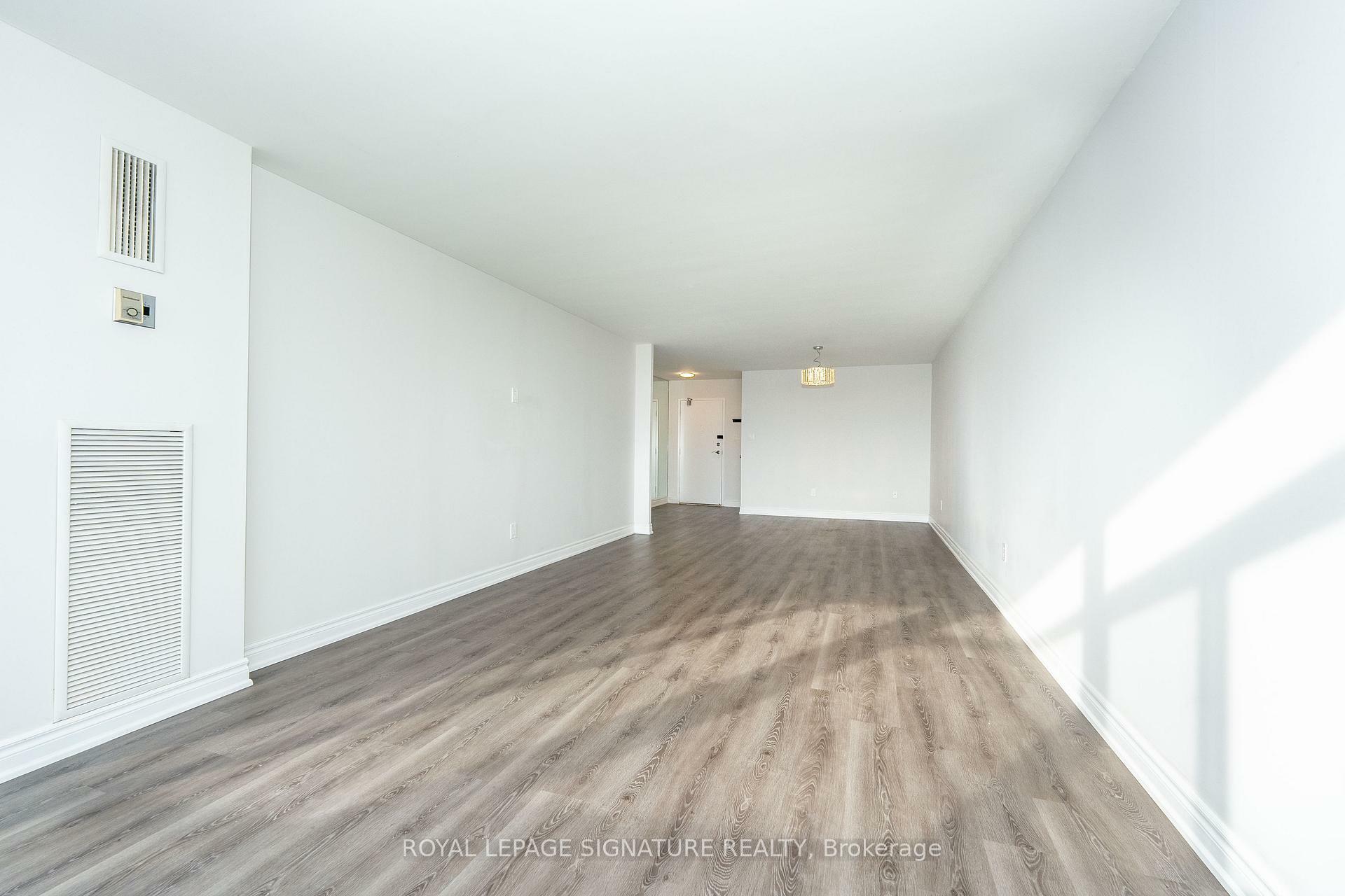 Property Photo: 3151 Bridletowne Circle 1802 ON M1W 2T1