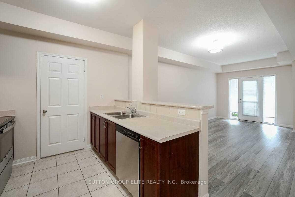 Property Photo: 5705 Long Valley Road 101 ON L5M 0L8