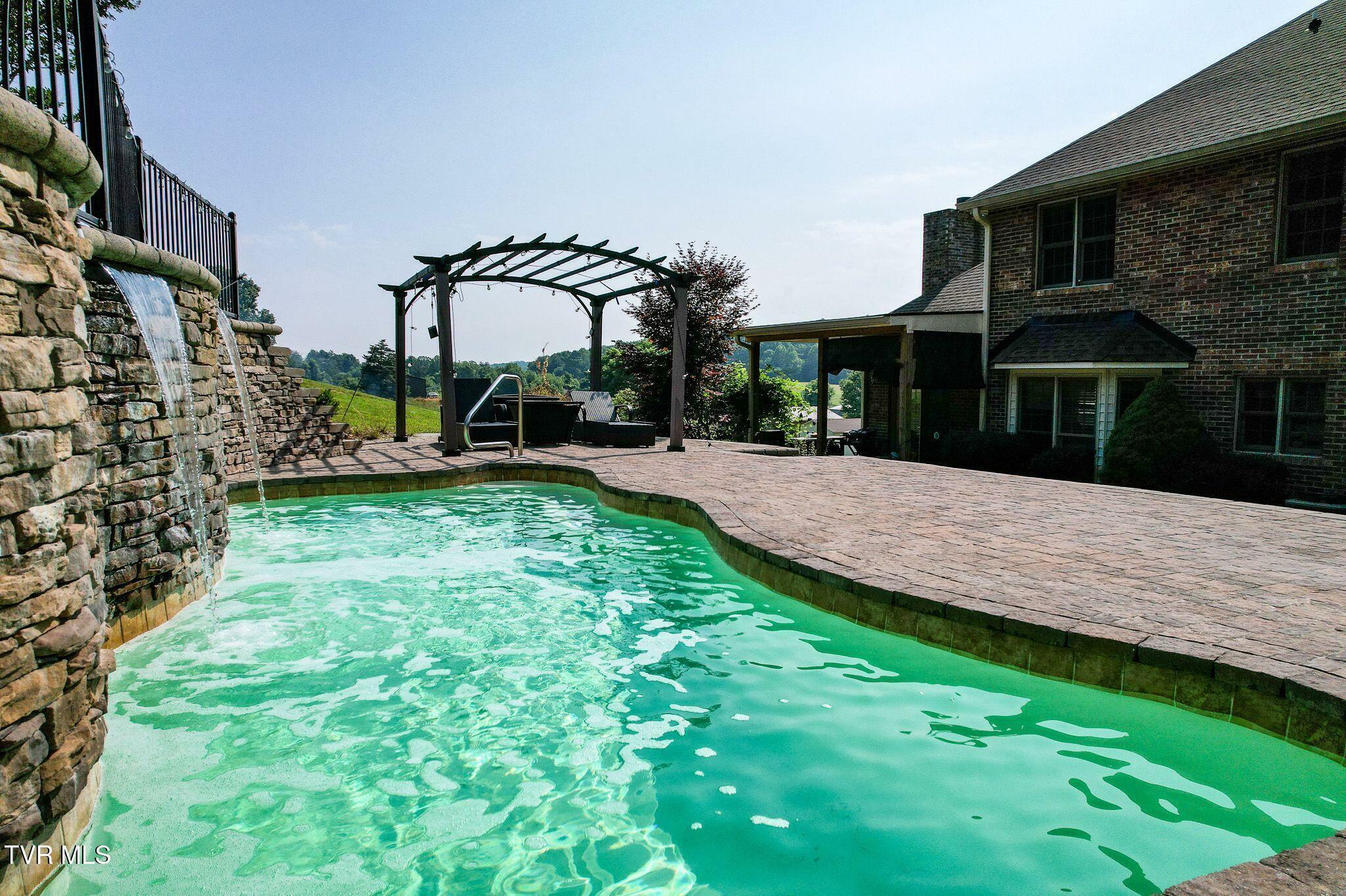 Property Photo: 945 Dashaway Road TN 37641