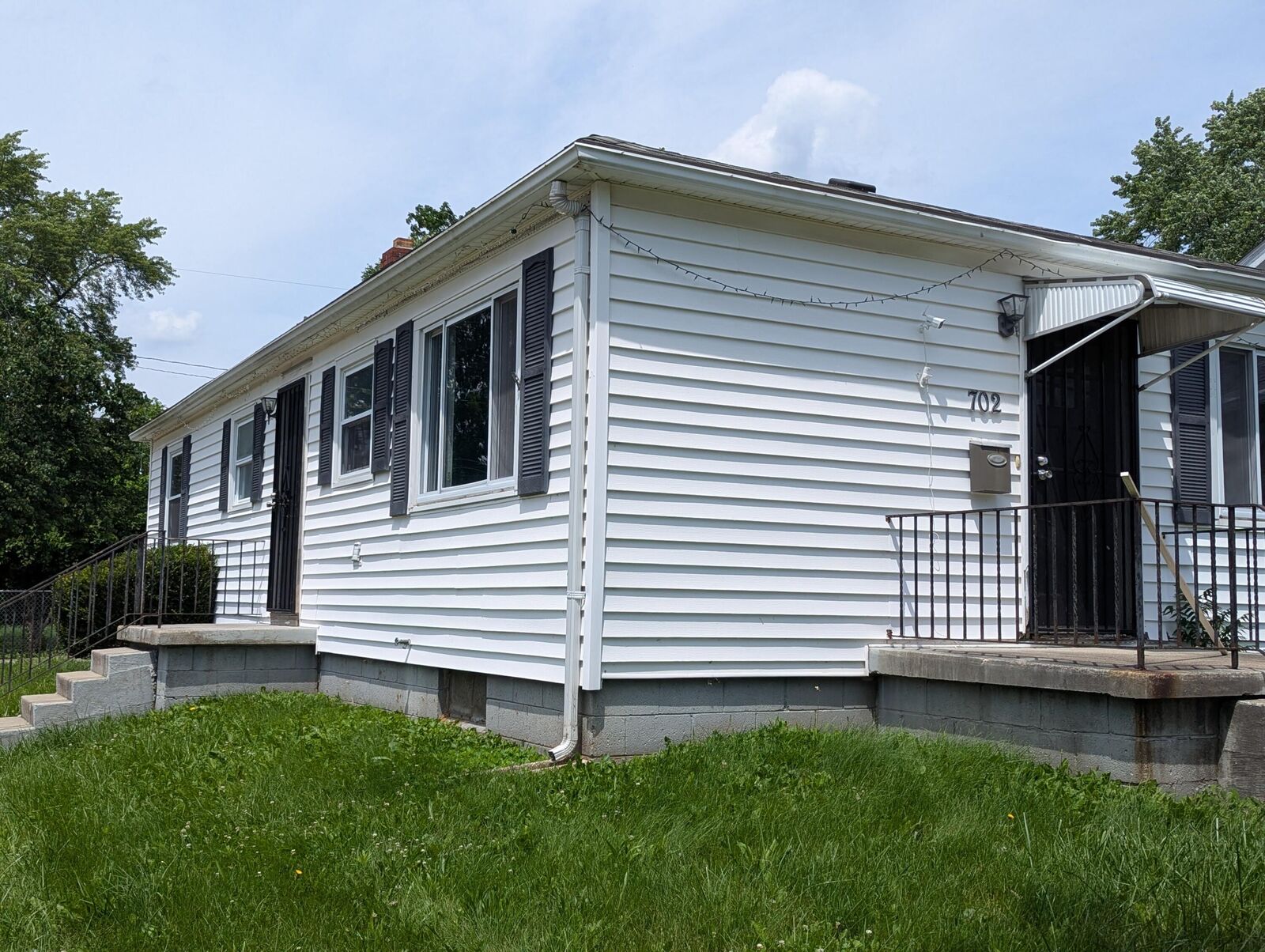 Property Photo: 702 E Madison Avenue OH 45503