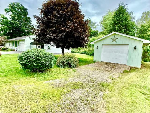 Property Photo: 931 Old Pittsfield Road PA 16340