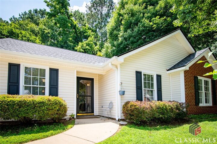 Property Photo:  165 Spring Lake Drive  GA 30605 