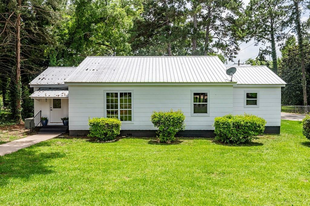 Property Photo: 707 Johnson Street SE GA 39842