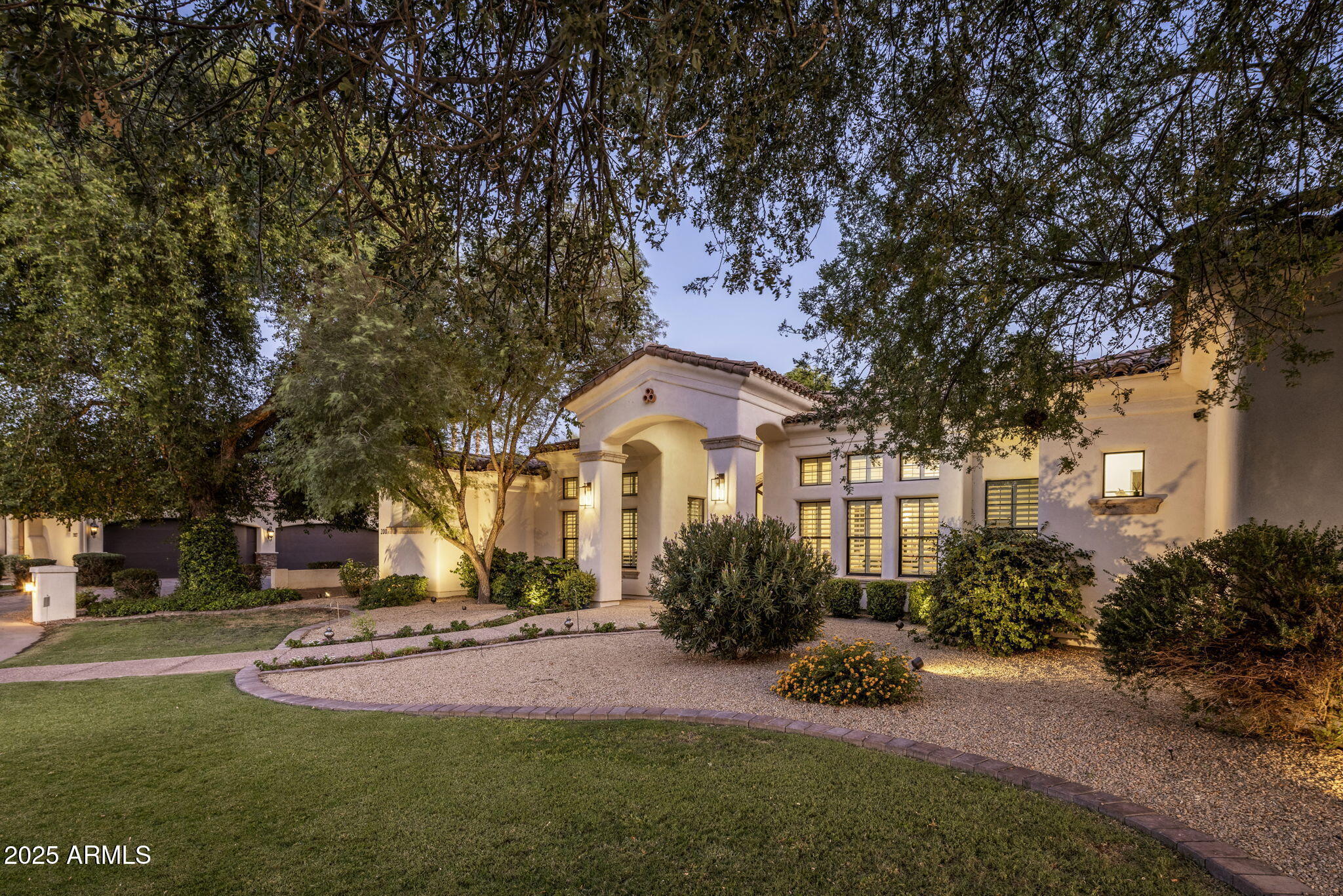Property Photo:  2007 E Teakwood Place  AZ 85249 