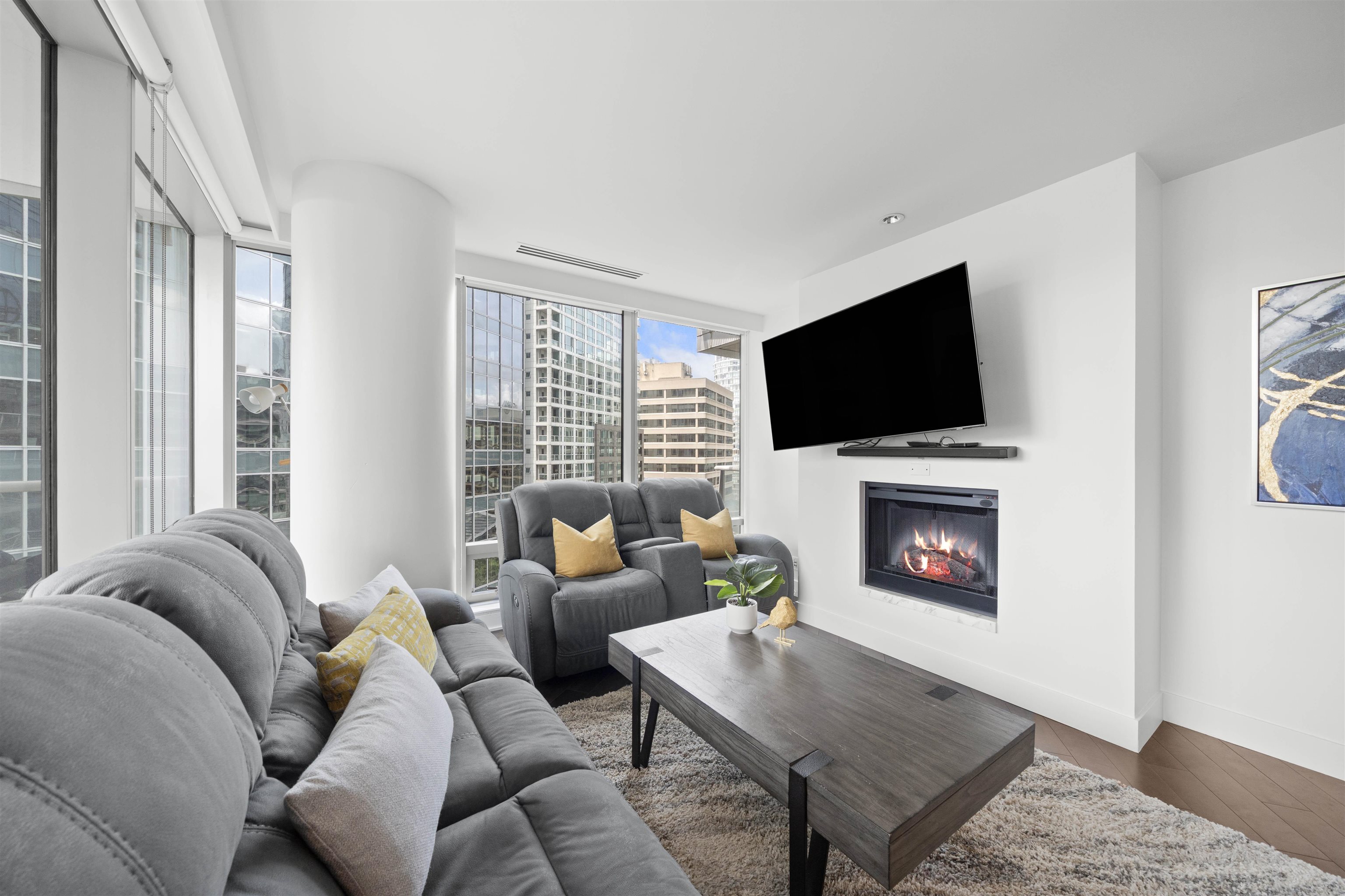 Property Photo: 1111 Alberni Street 1608 BC V6E 4V2