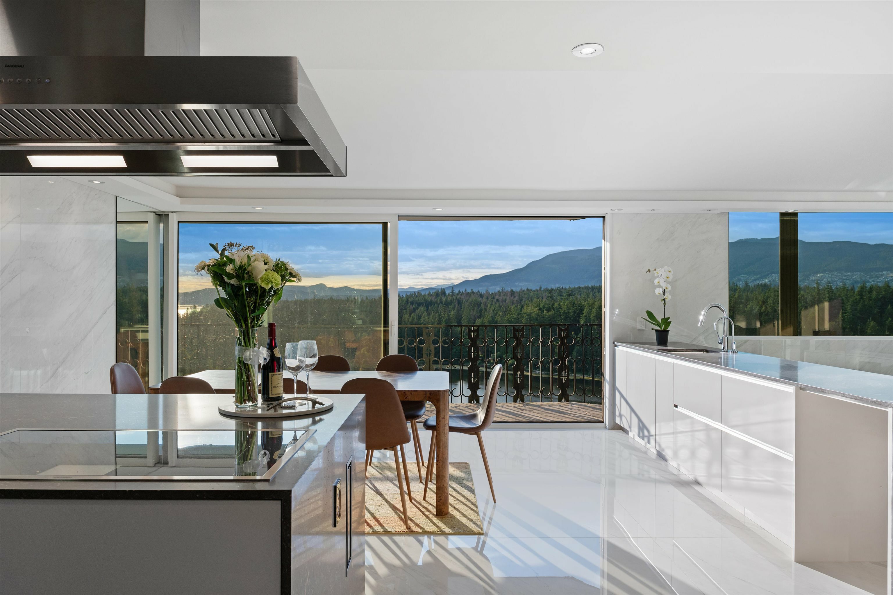 Property Photo: 845 Chilco Street 1501 BC V6G 2R2