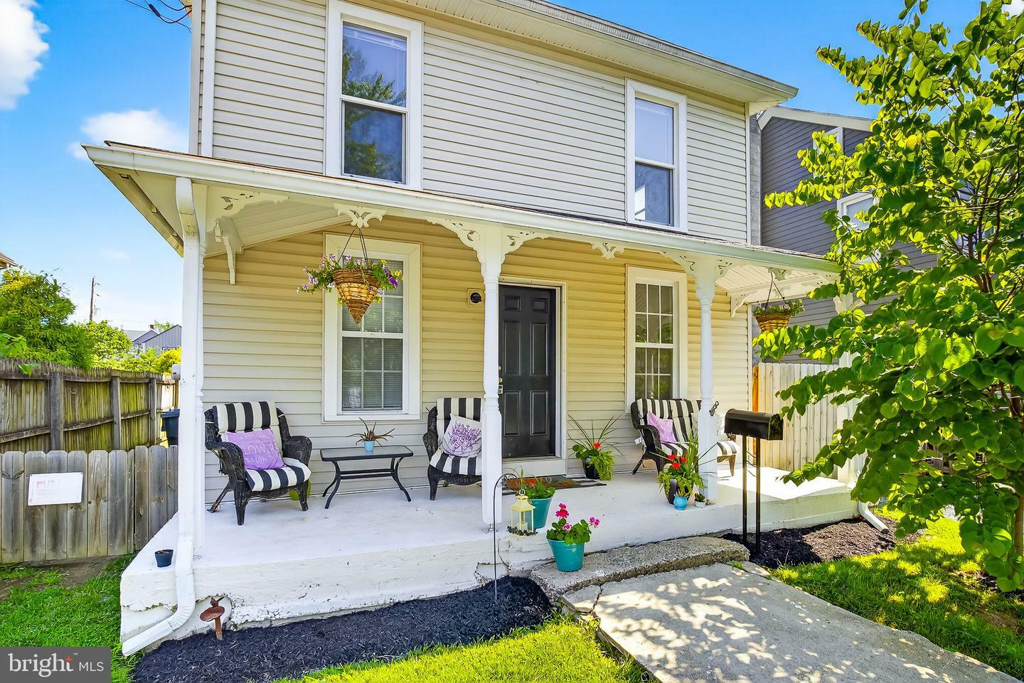 Property Photo:  169 W Broad Street  PA 17538 