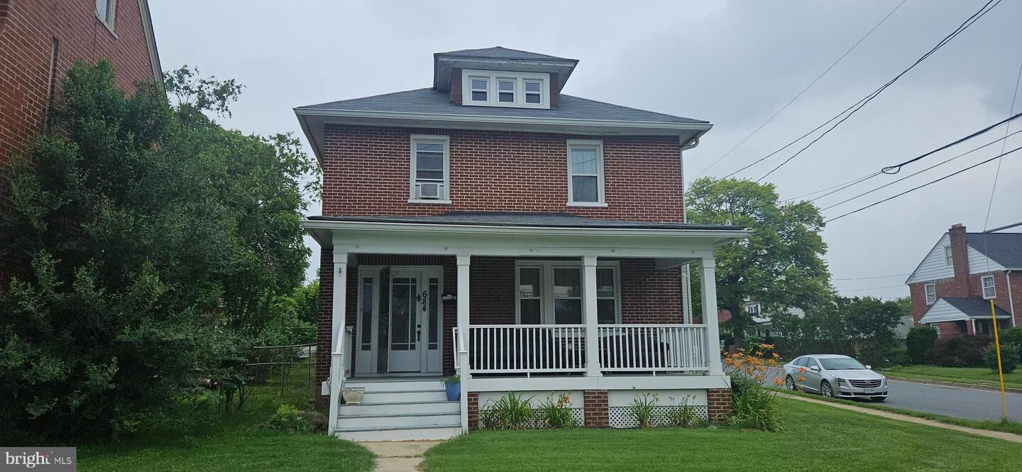 Property Photo: 684 Berryville Avenue VA 22601