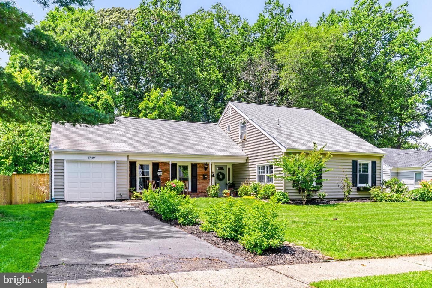 Property Photo: 1739 Mayfair Place MD 21114