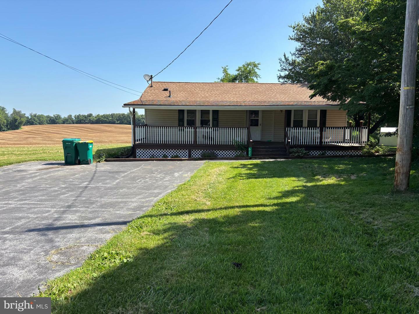 Property Photo: 622 W Pine Street PA 17065