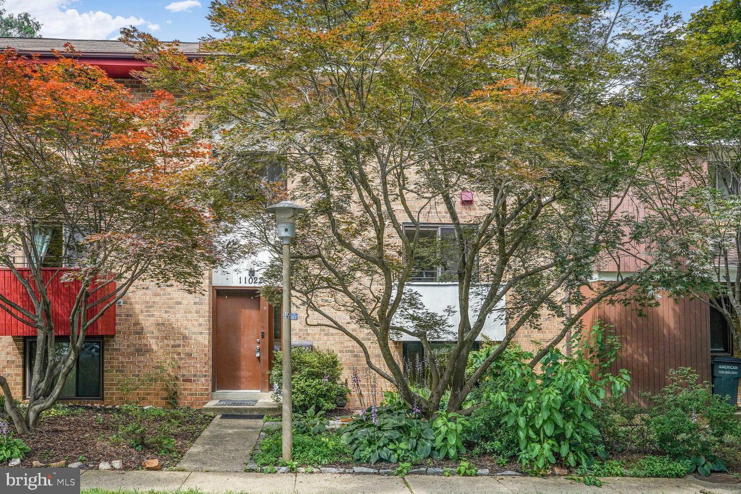 Property Photo: 11022 Saffold Way VA 20190