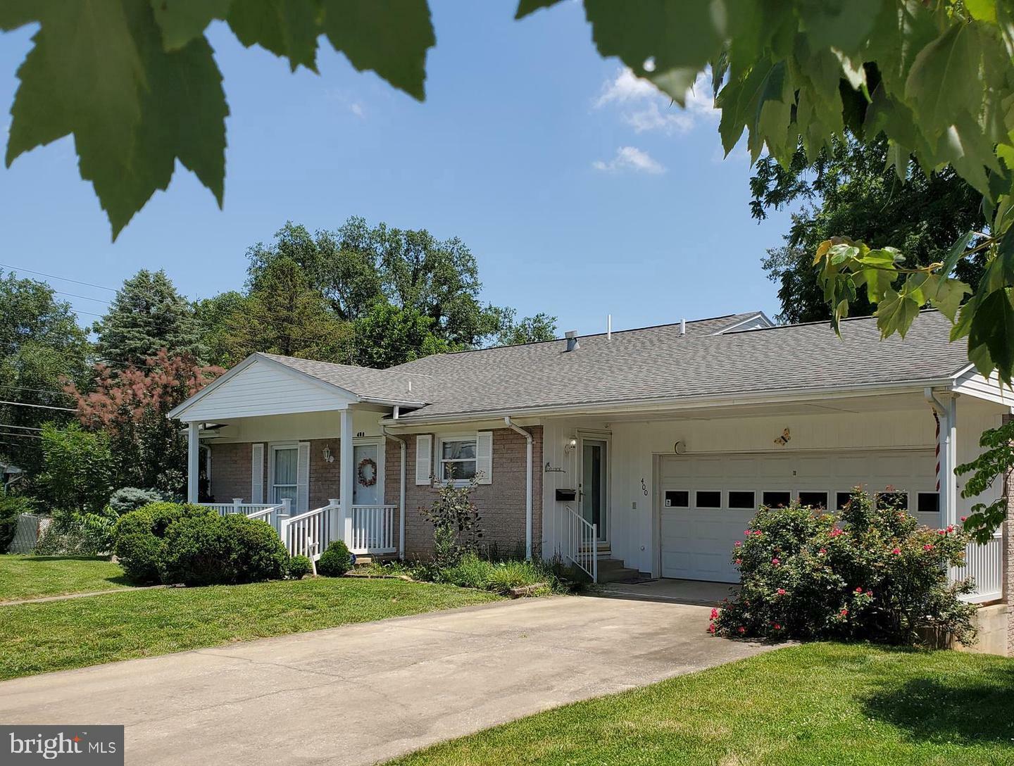 Property Photo: 400 S Georgia Avenue WV 25401