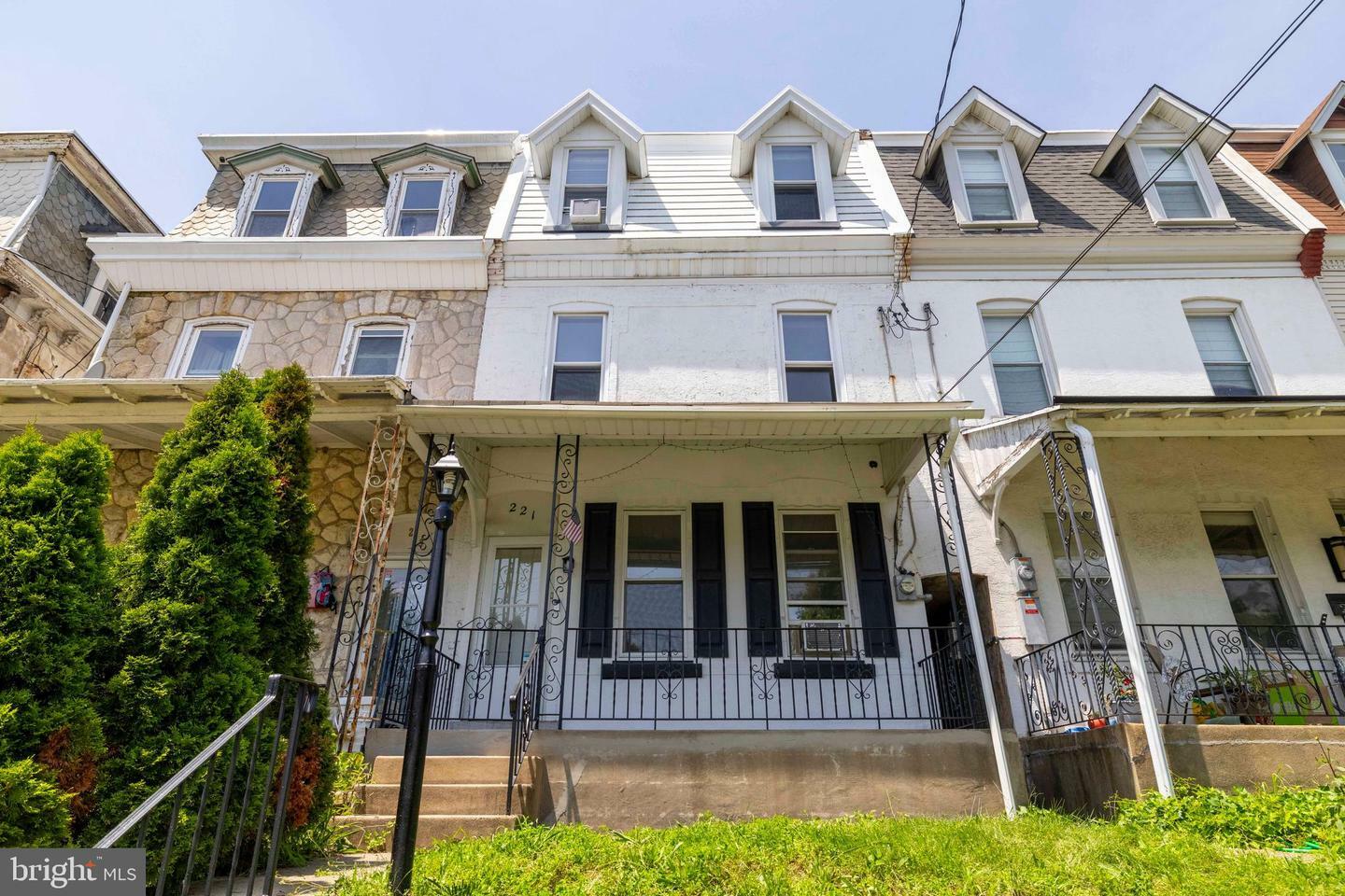 221 Rochelle Avenue  Philadelphia PA 19128 photo