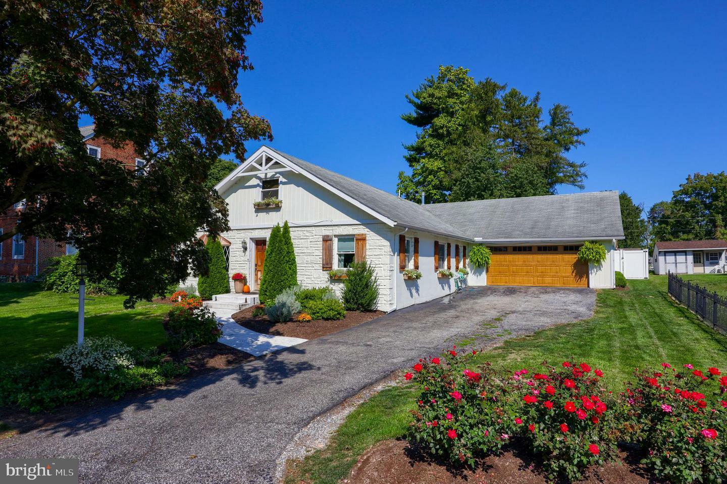 Property Photo: 137 Maple Lane PA 17601