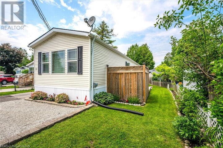 Property Photo:  41 Cedarbush Crescent  ON N0B 2J0 