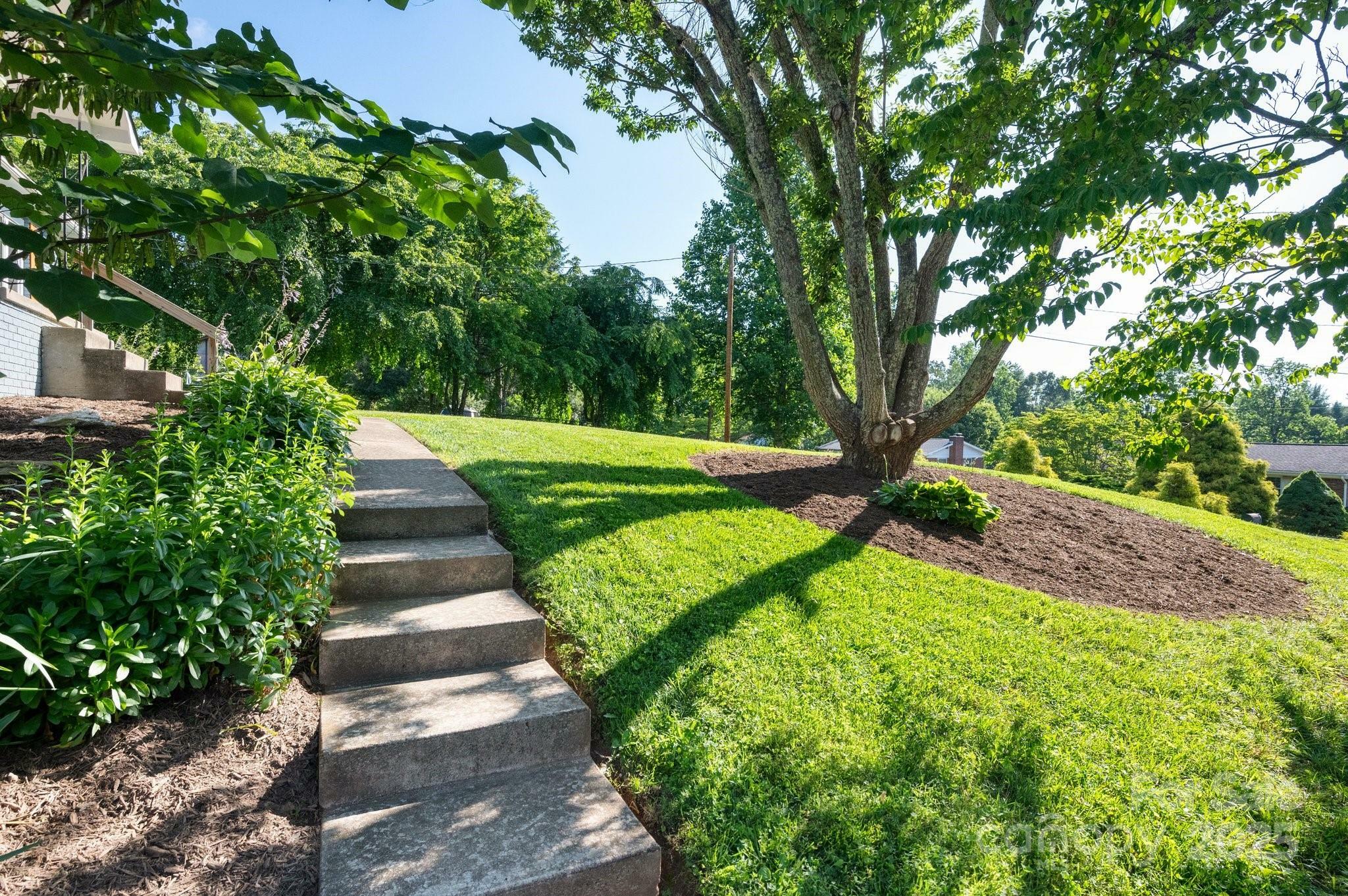 Property Photo: 28 Spaulding Drive NC 28715