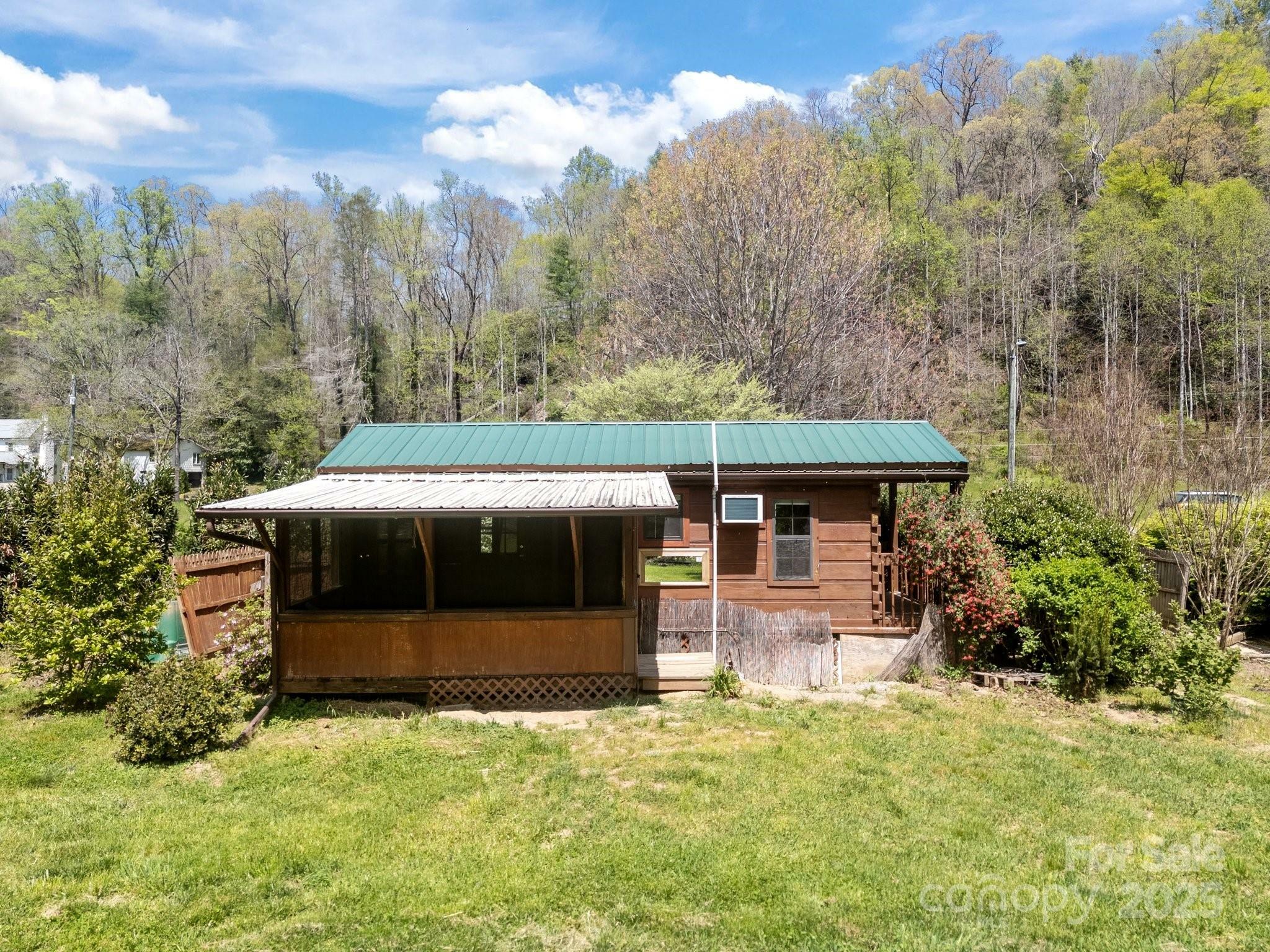 Property Photo: 2978 Nc 9 Highway NC 28711