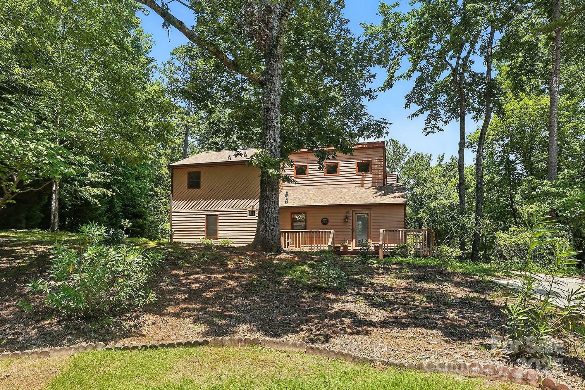 Property Photo: 1119 Palmyra Drive SC 29708