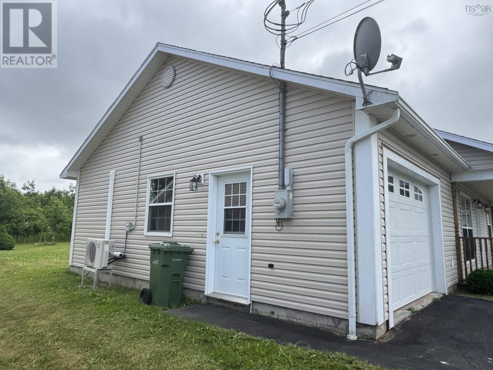 Property Photo: 2386 North Avenue NS B0P 1H0