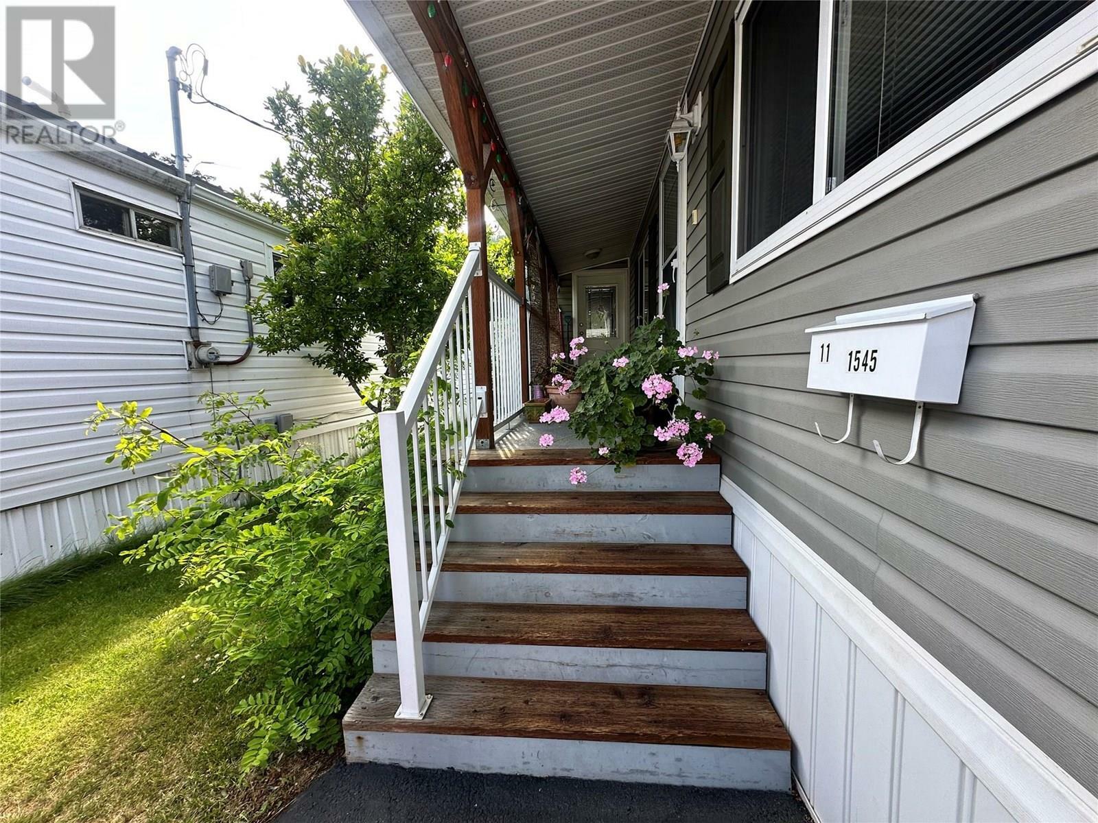 Property Photo: 1545 Columbia Avenue 11 BC V1N 1J1