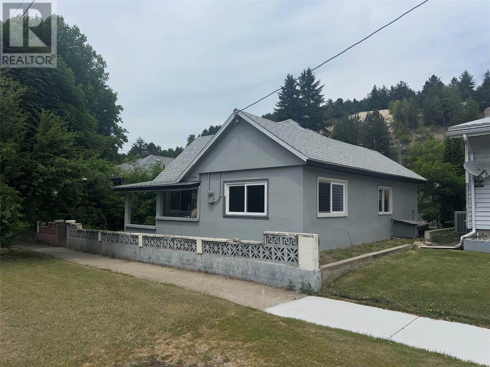Property Photo: 2217 Seventh Avenue BC V1R 3C9