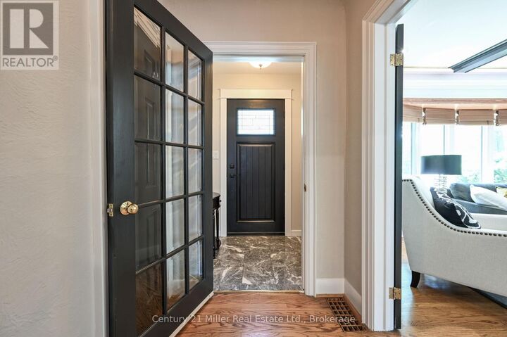 Property Photo:  179 Townsend Avenue  ON L7T 1Z3 