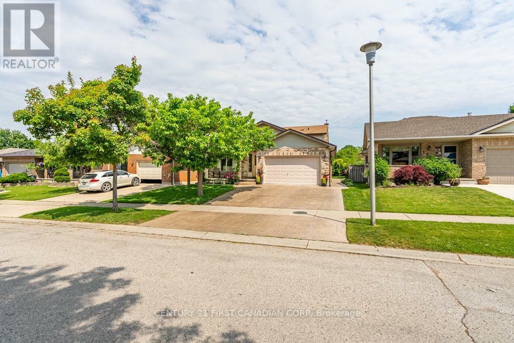 Property Photo: 169 Ashley Crescent ON N6E 3P9
