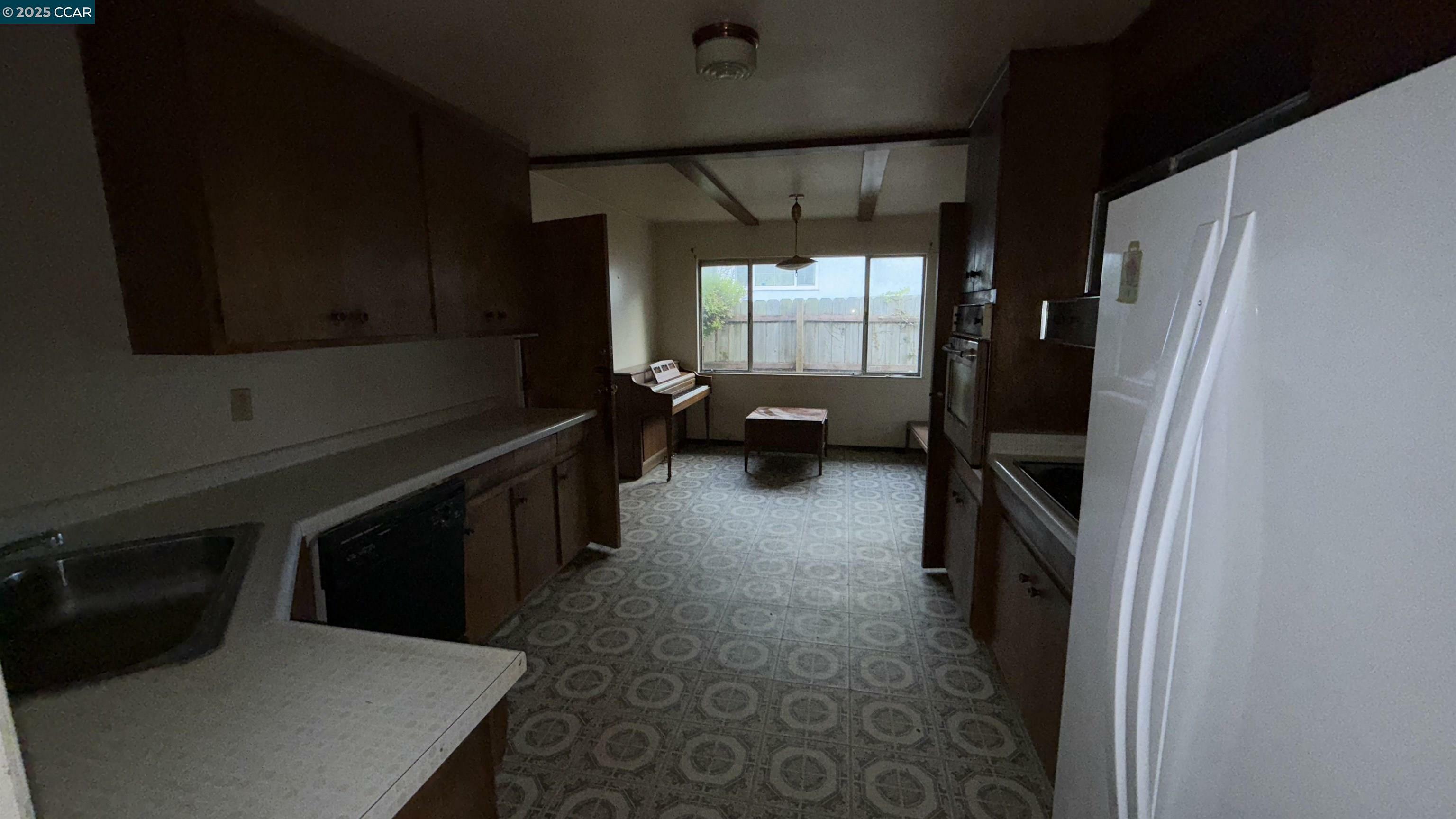 Property Photo: 2946 Oxford Ave CA 94806