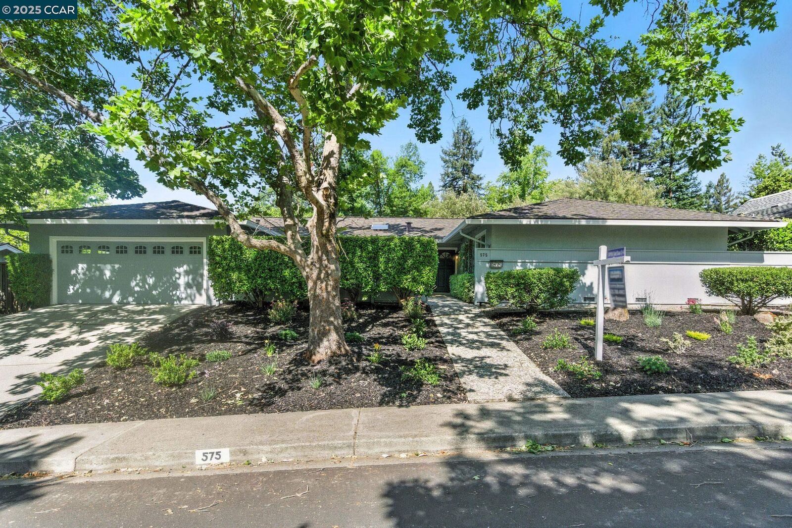 Property Photo: 575 Old Orchard Dr CA 94526