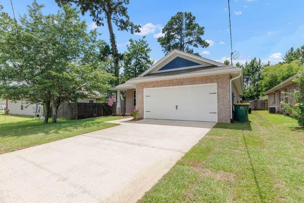 Property Photo: 1900 Quince Avenue FL 32578