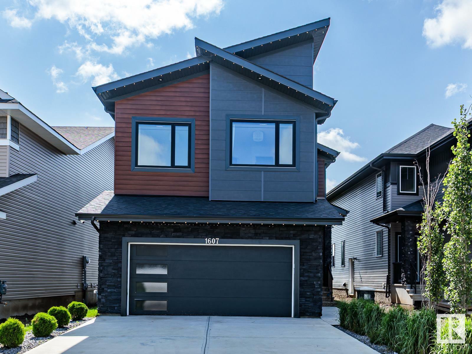 Photo de la propriété: 1607 157 Street SW AB T6W 4J8