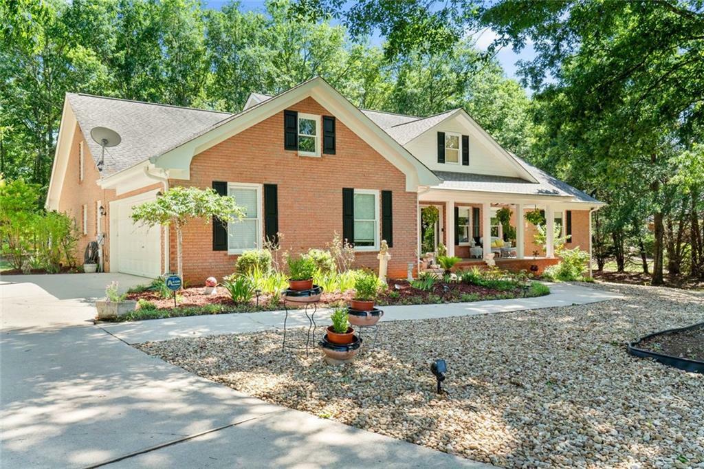 Property Photo: 401 Riverwalk GA 30252