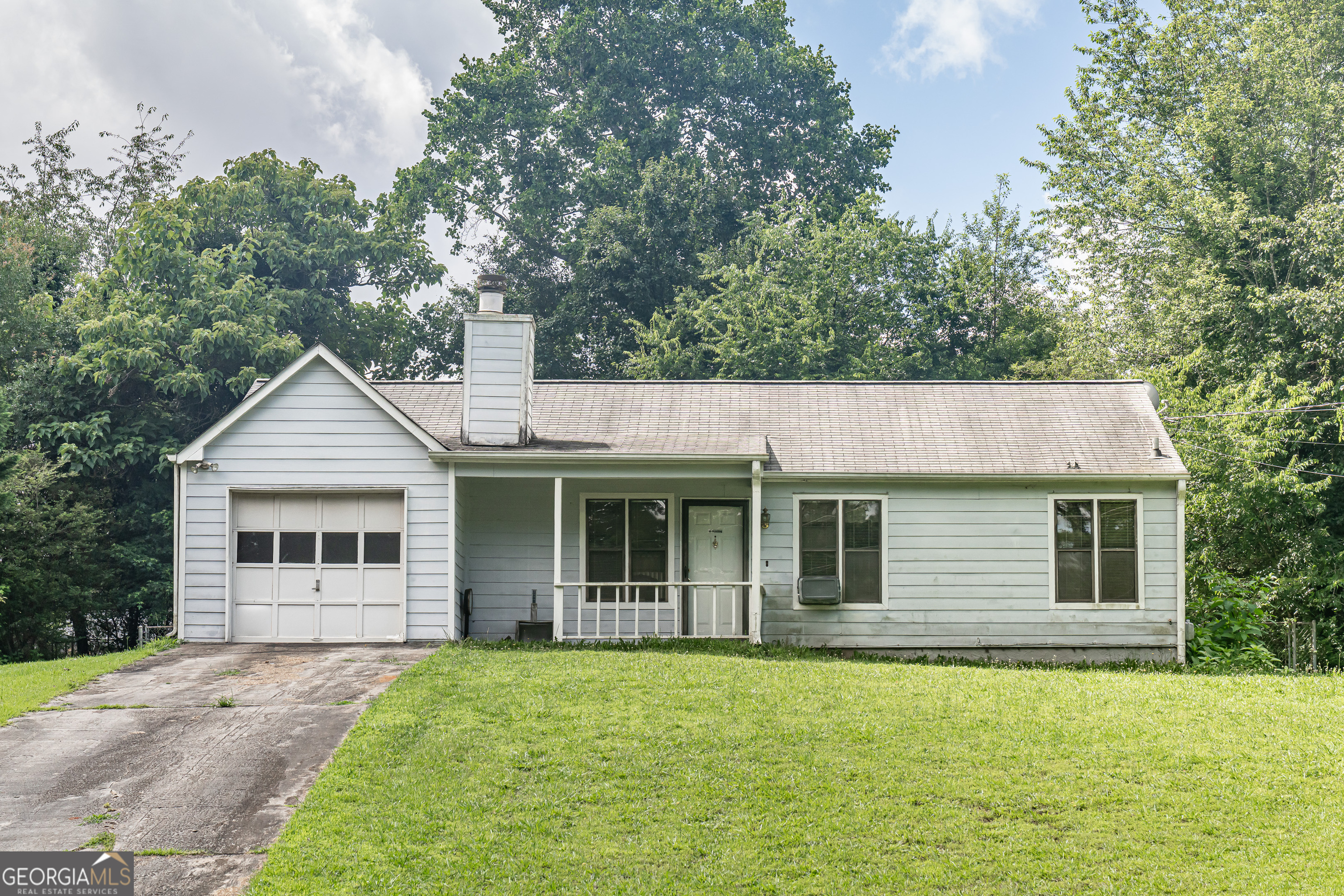 Property Photo:  504 Azalea Court  GA 30188 