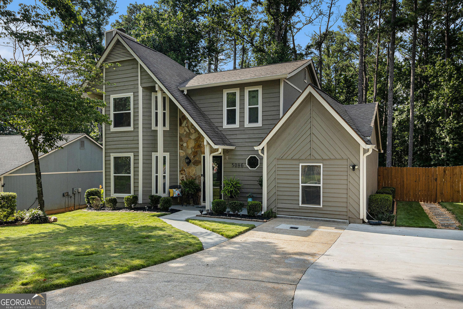 Property Photo: 5086 N Woodbridge Trail GA 30088