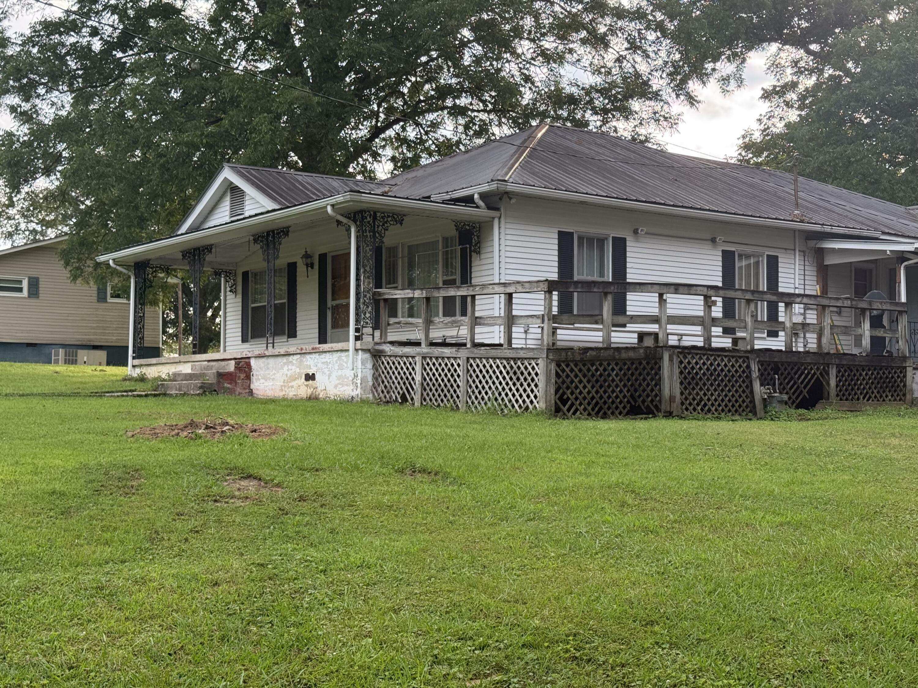 Property Photo: 801 Chisolm Avenue AL 35740