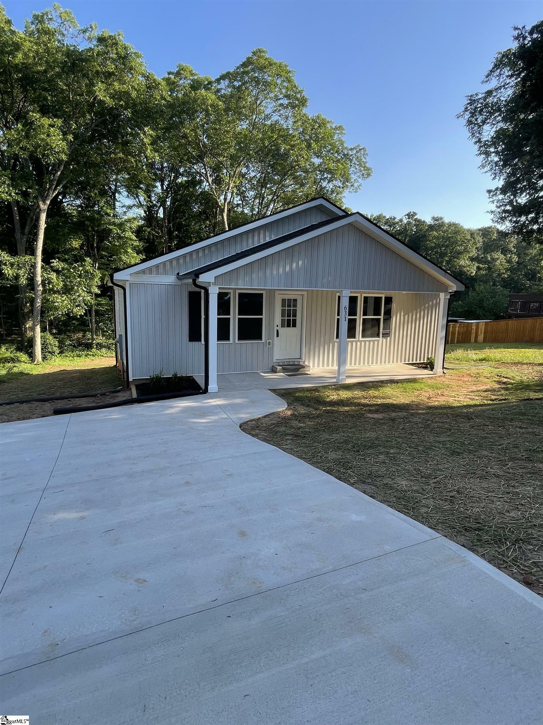 631 S Center Street  Spartanburg SC 29301 photo